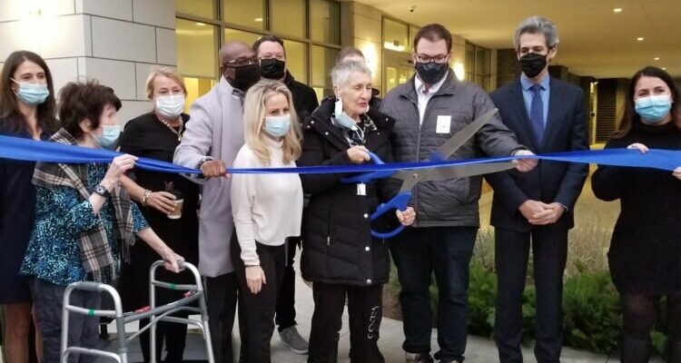 Trulee Evanston Ribbon Cutting